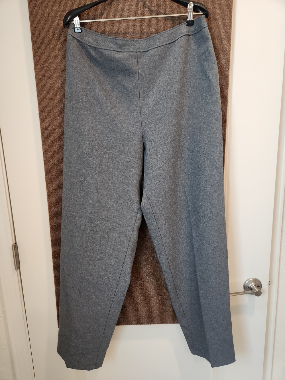Levi's Women's Gray Straight-Leg Trousers